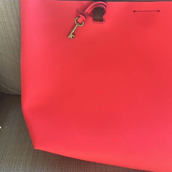 Fossil Neon Coral shoulder purse - Picture 4 of 8